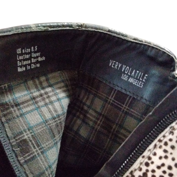 Very Volatile Calf Hair and Suede Wedge Booties Animal Print Ankle Boots Sz 8.5 - Picture 8 of 9